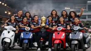 RCB विमेंस टीम चेतक C25 स्कूटर