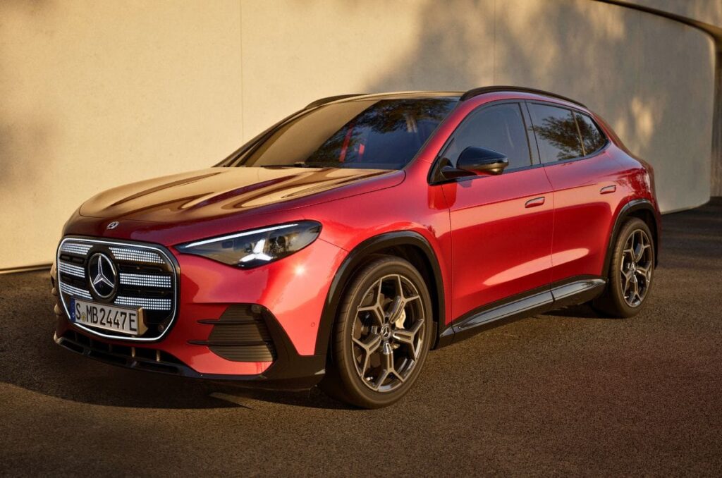 Third-gen Mercedes-Benz GLA unveiled in ICE, EV avatars