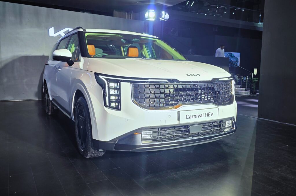 Kia India announces Carnival hybrid specifications