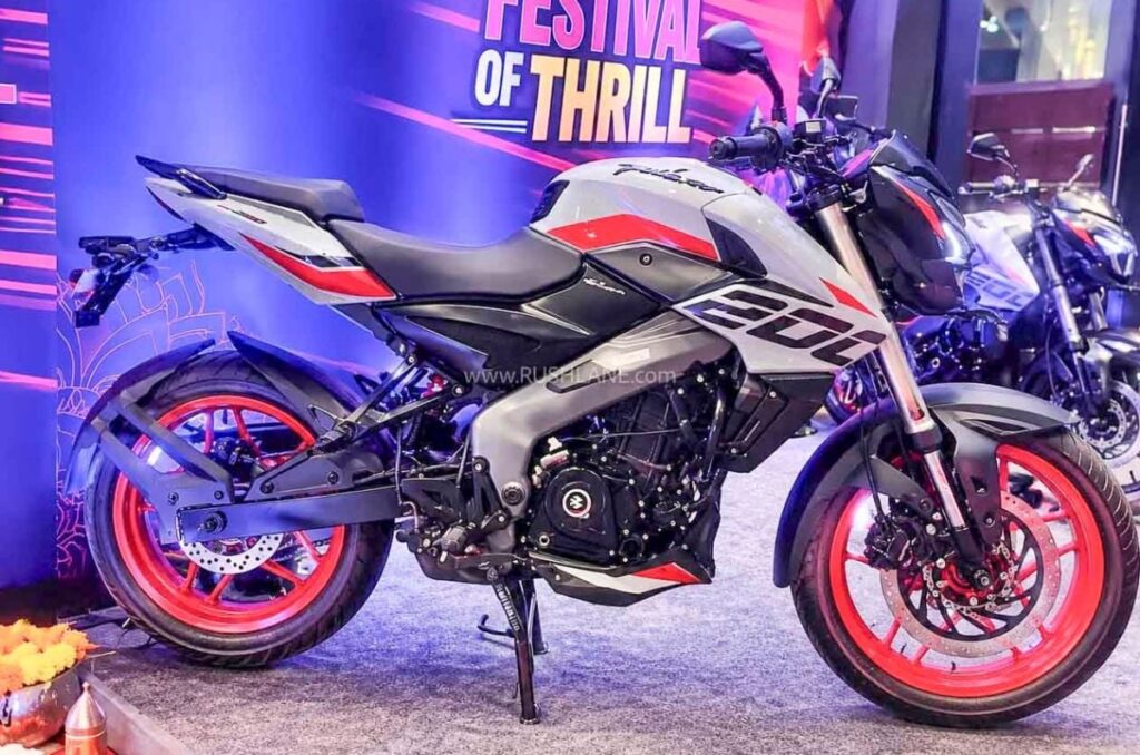 Bajaj Pulsar NS200 Updated with Quickshifter and TFT display